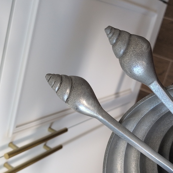 Vintage Pewter Seashell Handles Salad Bowl Set - Picture 7 of 12